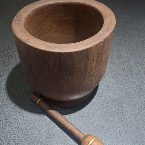 Traditional wooden mortar and pestle set, 16cm