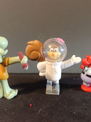 Σετ φιγούρες SpongeBob SquarePants σαν καινούργιο, McDonald's και Kinder 2005