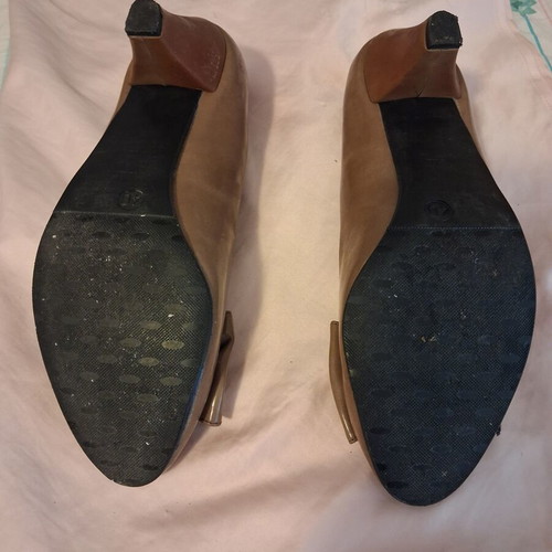 Pumps size 40 beige like new