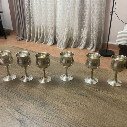 Metallic liqueur glasses like new, set of 6