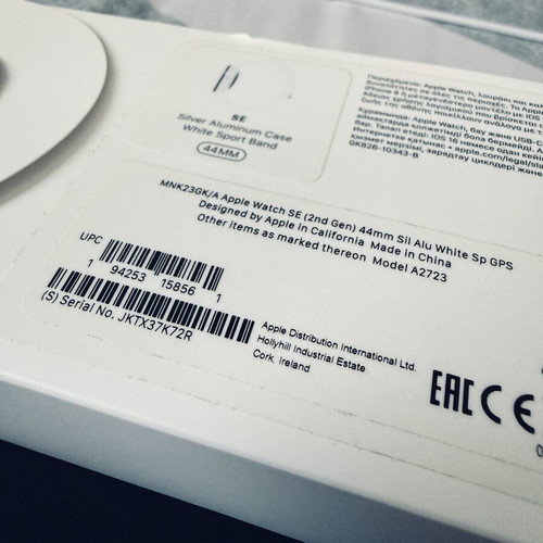 Apple Watch SE 2nd Gen 44mm GPS Silver Aluminium with White Sport Band