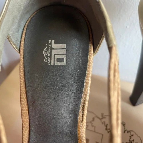 JLo sandals used, size 35.5, gold leather platform