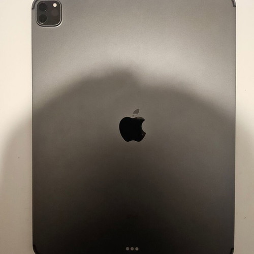 Ipad Pro 12.9 M1 2TB 5G used with Pencil 2 and Spigen Armor case