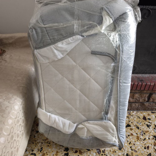 Hauck Face To Me 2 Melange Grey folding playpen with extra coconut mattress