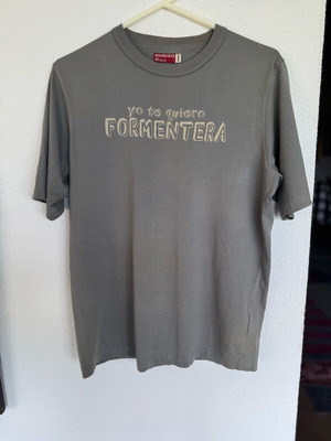Guess T shirt medium khaki cotton like new