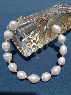 Bracelet with real pearls new, white and gold