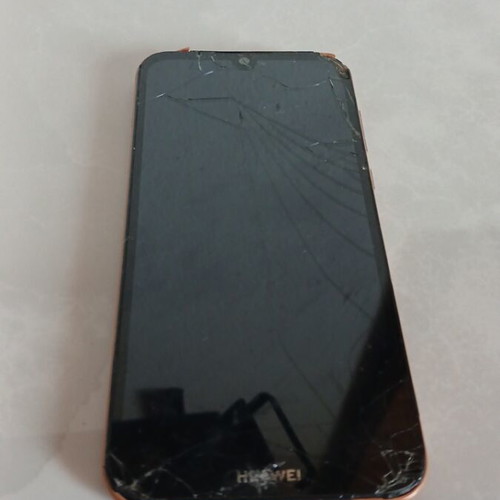 Mobile phone used for spare parts with broken screen, unlocked