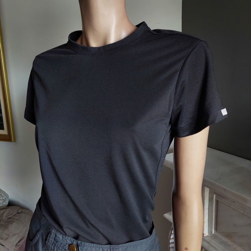 Columbia GRT women's charcoal athletic t-shirt large like new
