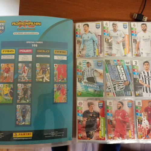 Fifa 365 2022 collection like new