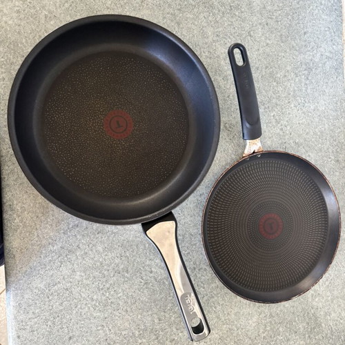 Tefal nonstick pans used, set of 2 with protective base