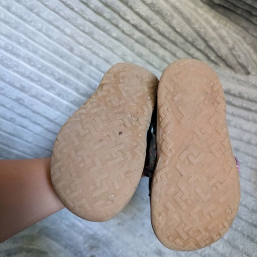 Kids barefoot boots used, size 24-25