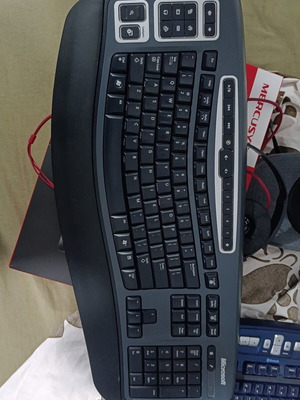 Microsoft Wireless Laser Keyboard 6000 v.2 used, very good condition