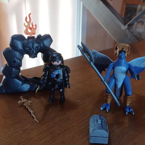 Playmobil 5657 Knight and Dragon used, older model with missing parts