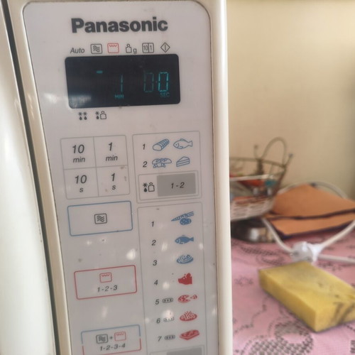 Panasonic NN-K537WB Microwave Oven 26l like new with Grill function