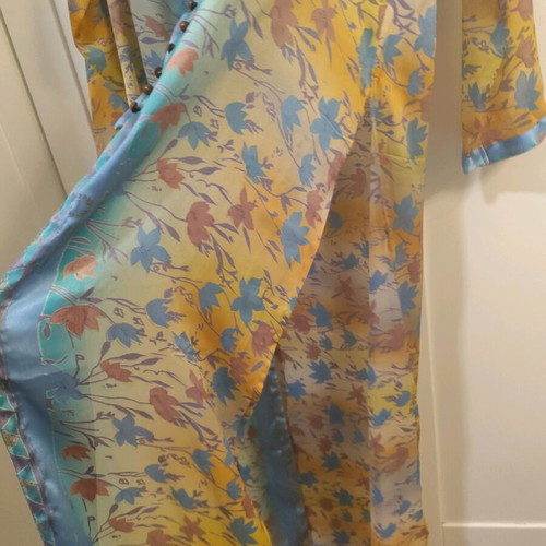 Kimono style satin long with side cuts like new