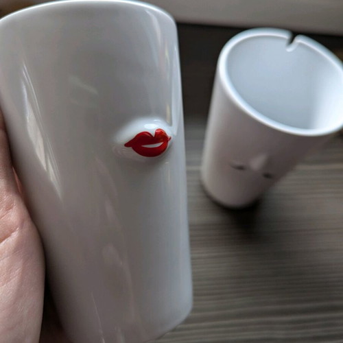 Mr & Mrs mug set like new