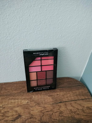 Magic Studio Pocket Colors Blush & Eyeshadow 12 Color Palette new