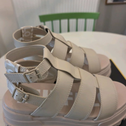 Buffalo Gladiator beige sandals like new, leather, size 38