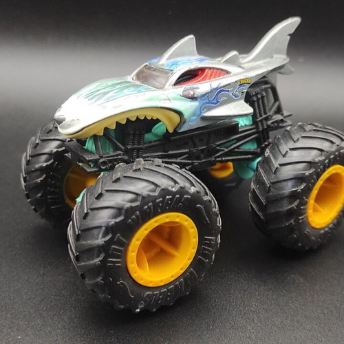 Hot Wheels Monster Truck Shark Wreak used