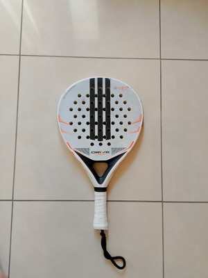 Ρακέτα Adidas Drive Light μεταχειρισμένη με επιφανειακές γρατσουνιές