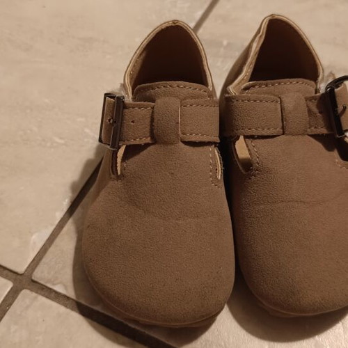 Children's shoes size 21