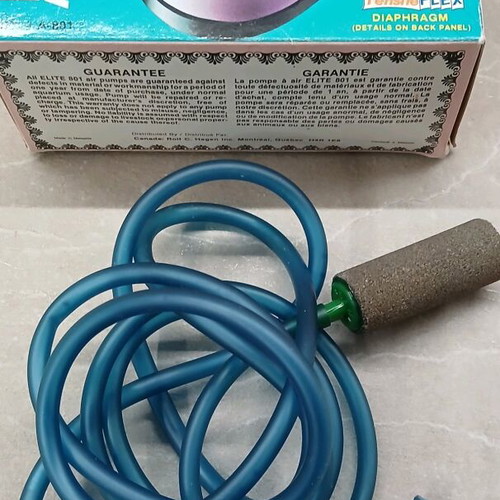 Elite 801 air pump like new, aquarium with tube and stone
