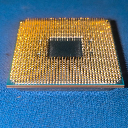 AMD Ryzen 3 3200G with Radeon Vega 8 Graphics like new