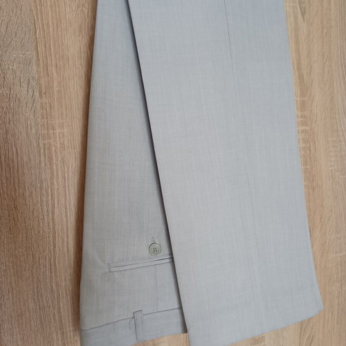 Alta Moda men's suit new with tags, silver, summer fabric