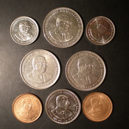 Set of 8 Mauritius coins in A UNC and UNC conditions