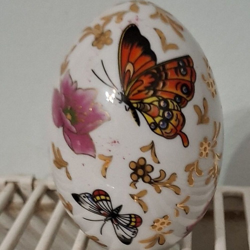 Allison porcelain decorative egg like new
