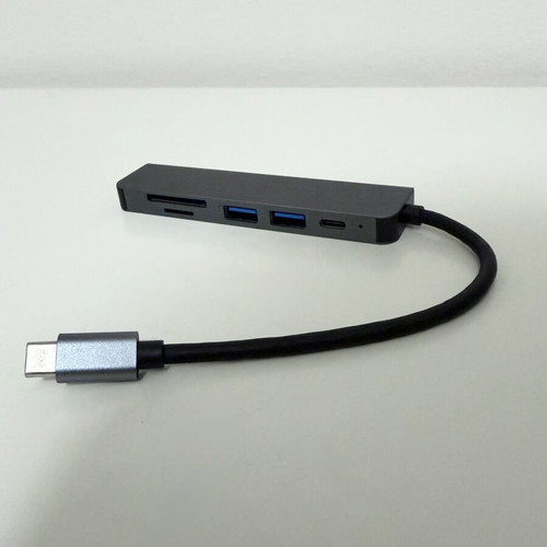 USB-C Hub 6-in-1 with HDMI, USB 3.0 and Card Reader new