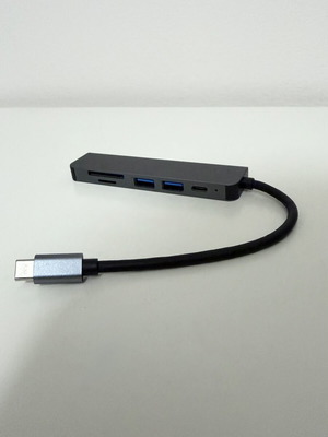 USB-C Hub 6-in-1 με HDMI, USB 3.0 και Card Reader καινούργιο