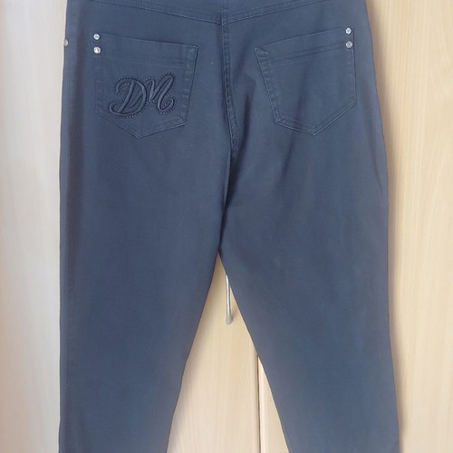Donna Martha Black Capri Pants like new with rhinestone details S/M