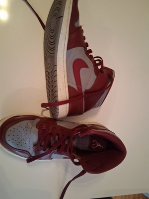 Nike Air Jordan sneakers size EU 41, rare color combination