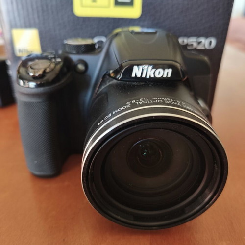 Nikon Coolpix P520 camera