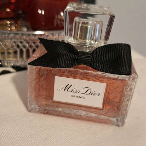 Miss Dior Essence De Parfum 50ml like new