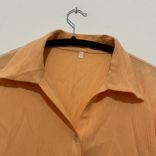 Gofre shirt like new, size Medium, orange