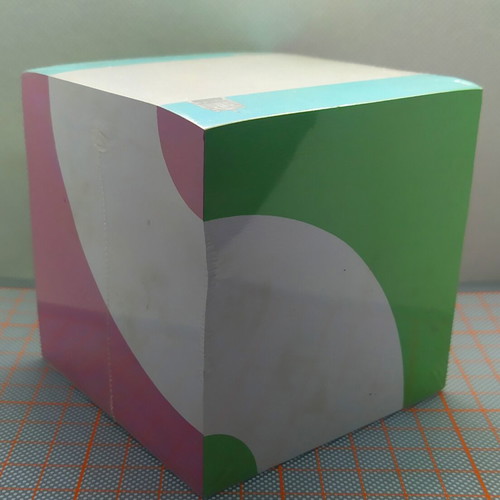 Memo cube from Tate Modern museum, new
