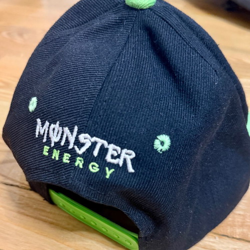 Monster hat like new, black and green