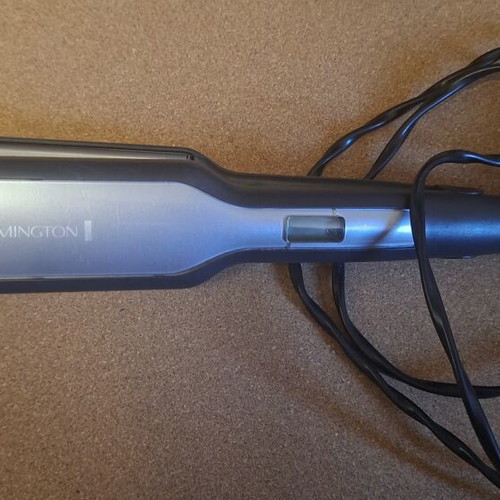 Remington hair straightener