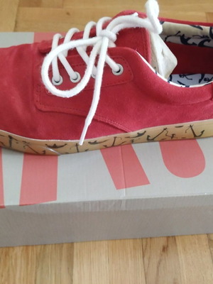 Мъжки обувки Lacoste sneakers употребявани, номер 42, червени