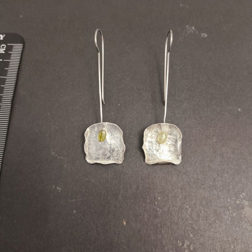 Silver 925 handmade earrings with peridot like new