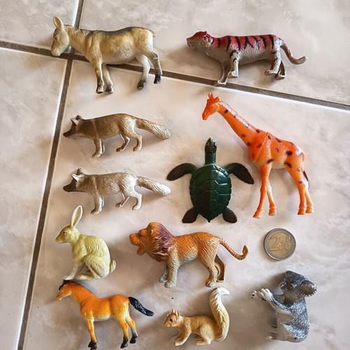 Plastic animal figures used, assorted pack