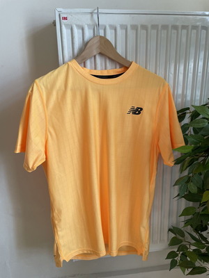 New Balance men's t-shirt like new, orange, size M