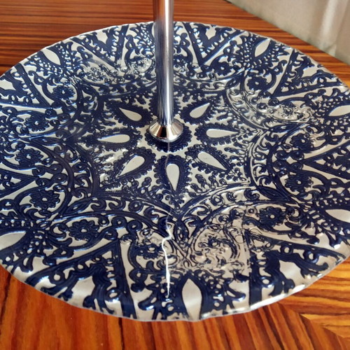 Aura glass embossed blue serving platter with metal handle new