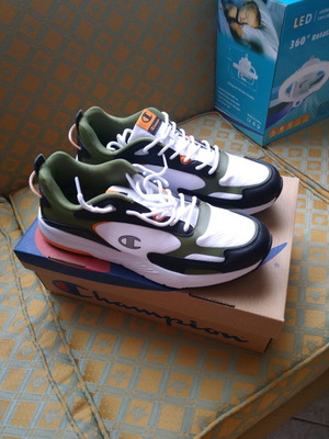 Champion shoes new, size 45