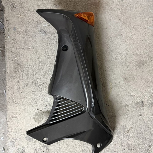Right and left fairing for Honda Innova 125, used, genuine