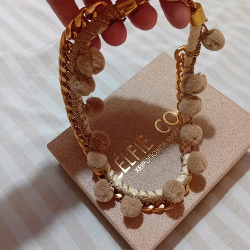 Boho style necklace like new with tassels and gold chain