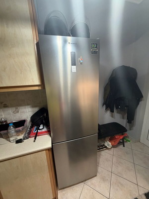 Morris refrigerator freezer like new