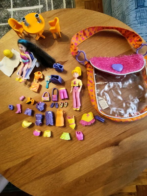 Polly Pocket τσαντάκι με 2 κούκλες και αξεσουάρ σε καλή κατάσταση
